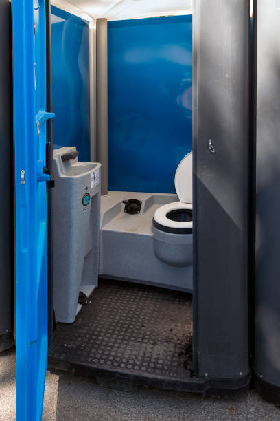 Porta potty delivery and setup in Lincolnia, VA